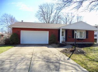 7677 Bunker Hill Rd, Middleburg Heights, OH