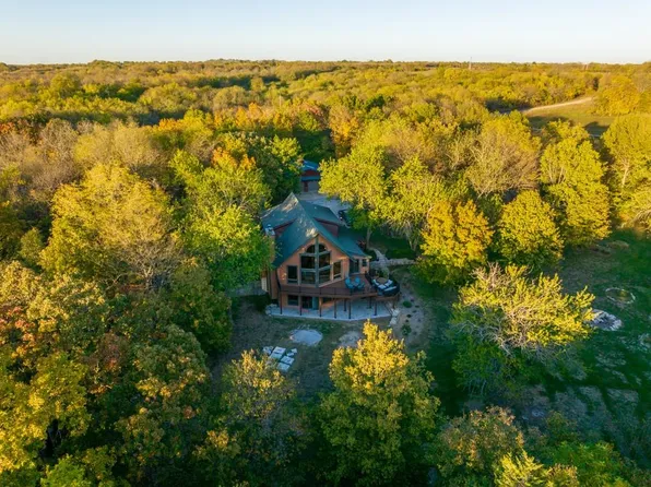 8303 E 253rd St, Freeman, MO 64746