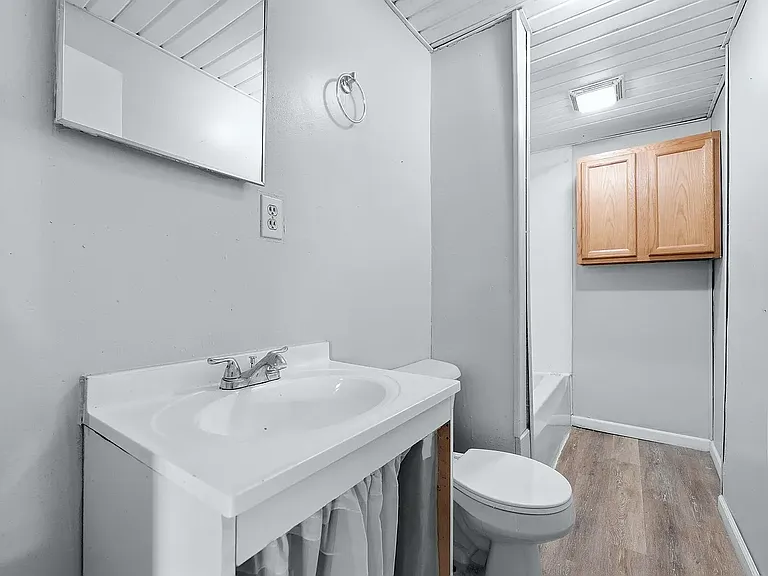 501 N Broadway St #D — Photo 4
