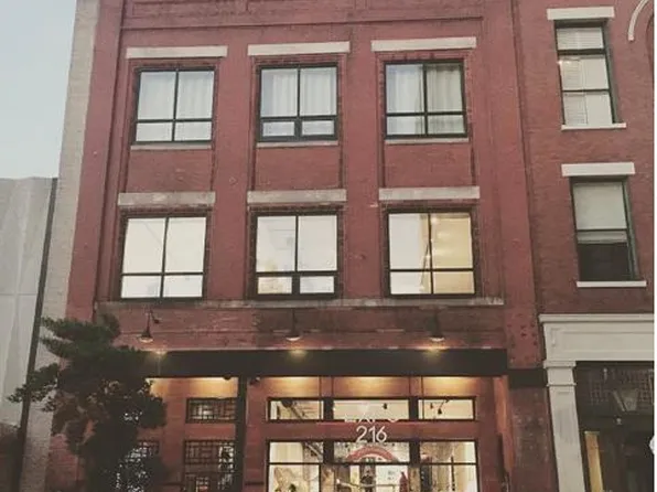 220 N Front St, Wilmington, NC 28401