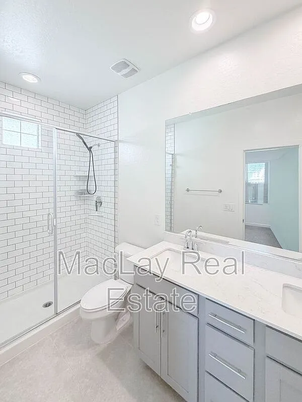 3 bed, 2.0 bath, 1308 sqft, $2,100 — Photo 4