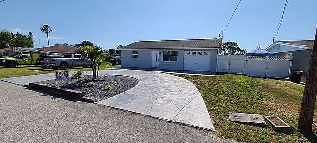 1st image of 13811 Melanie Ave