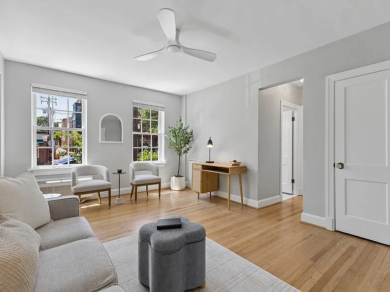715 S Washington St — Photo 4