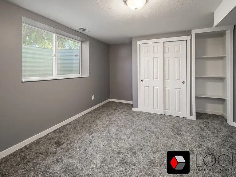 4050 S Porter Ave — Photo 16
