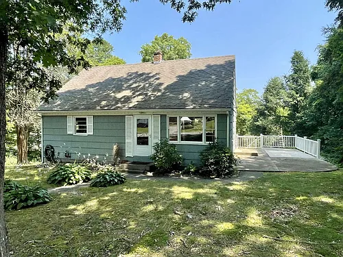 46 Watrous Ave Photo 1