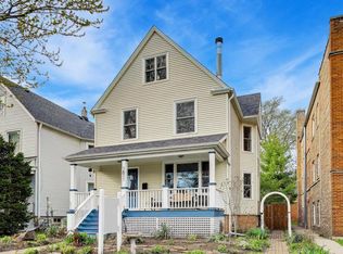 1811 Greenwood St, Evanston, IL 60201