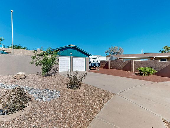 4th image of 5813 Painted Pony Ct NW