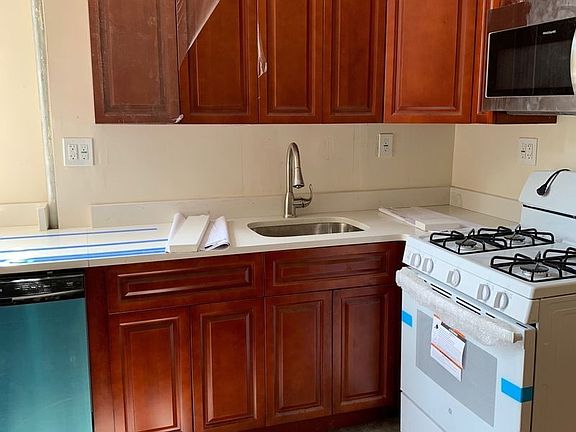 2nd image of 346 21st St APT 2L