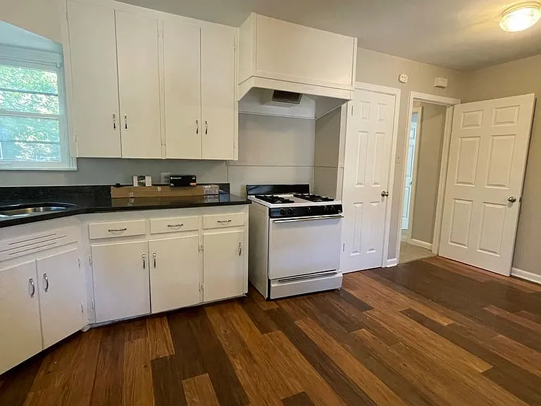 2613 Euclid Ave — Photo 5