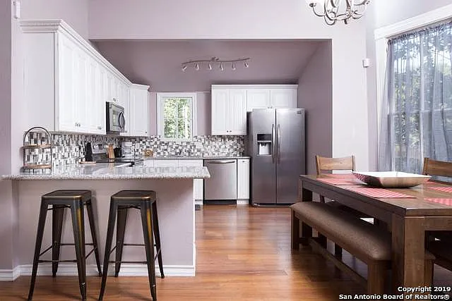 2 bed, 2.0 bath, 1213 sqft, $1,650 — Photo 3