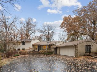 877 Fairview Rd, Highland Park, IL 60035