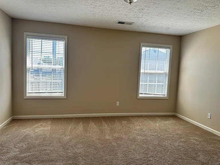3944 Winthrop Dr — Photo 24