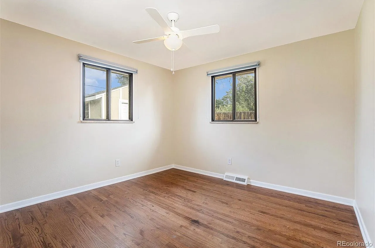 5 bed, 2.5 bath, 2184 sqft, $750 — Photo 1