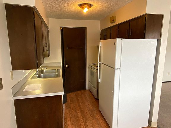 3rd image of 704 N 25th Ave #6