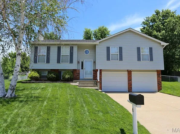 6 Colchester Ct, Saint Peters, MO 63376