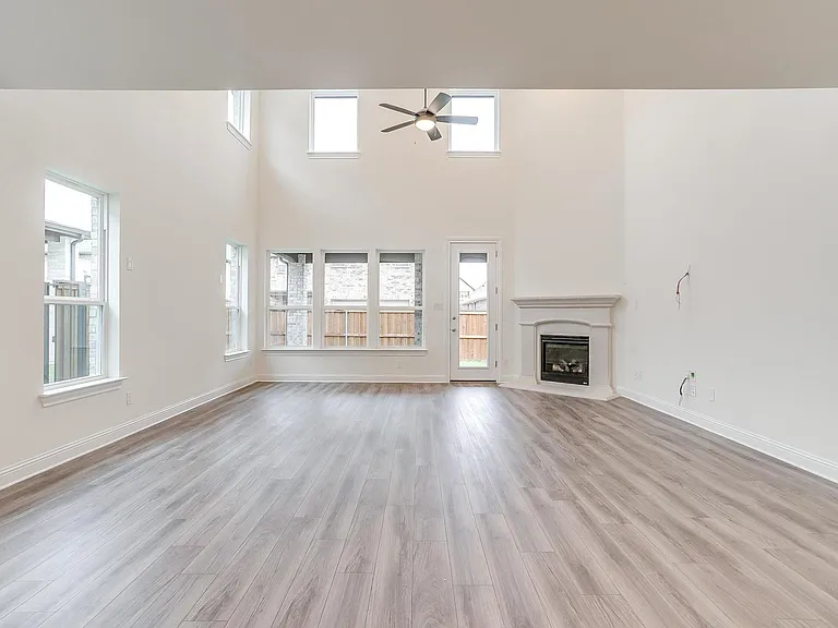 9836 Derbyshire Dr — Photo 51