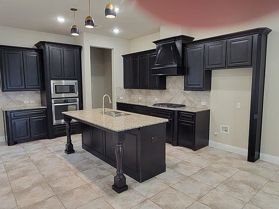 4th image of 3805 Bentley Dr