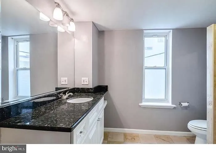 1339 S Bancroft St — Photo 12