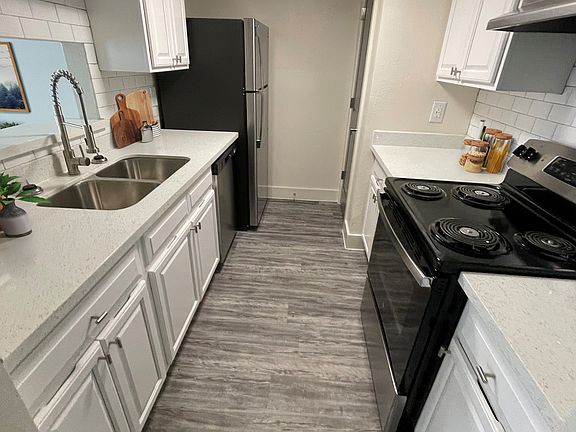 2nd image of 11200 Huffmeister Rd #305