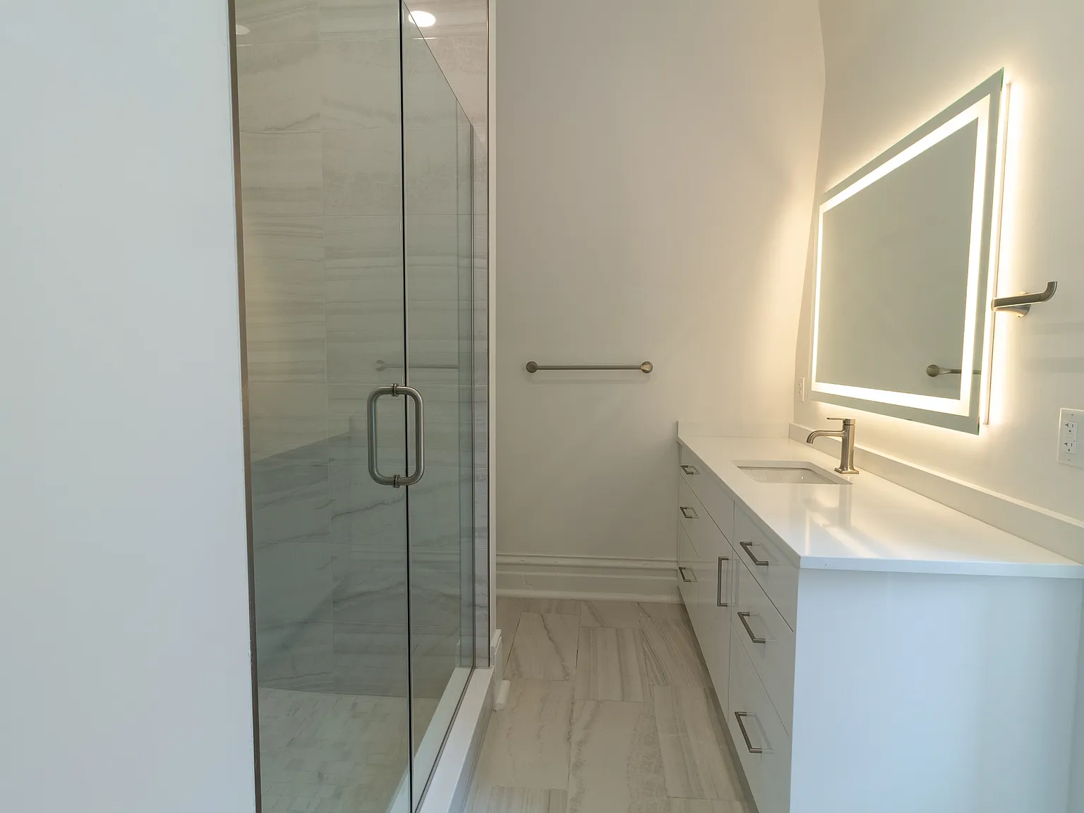 17 North Pearl Street - The G... — Photo 2
