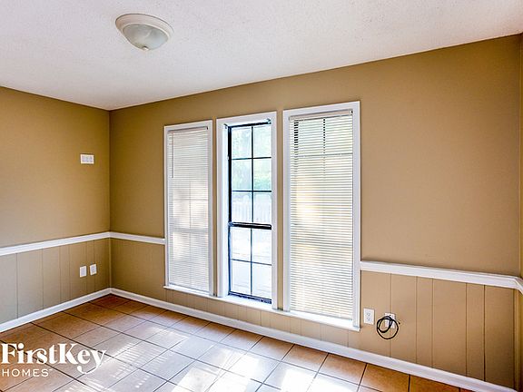 4th image of 2849 N Rockcreek Pkwy