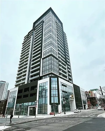 15 Queen St S Photo 1