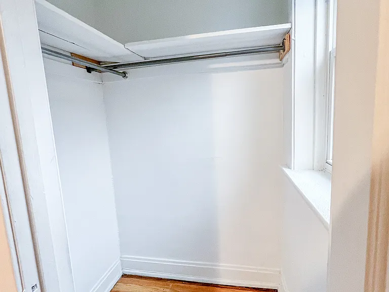 3951 N Hoyne Ave #2 — Photo 8