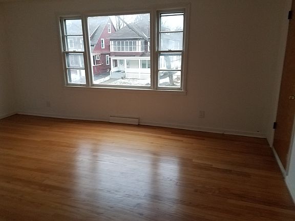 4th image of 311 Fellows Ave