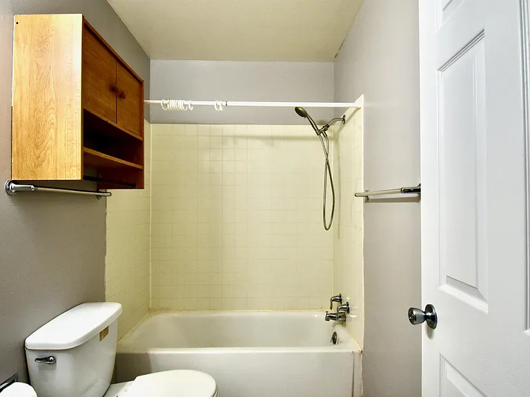 413 4th Ave E #4 — Photo 5