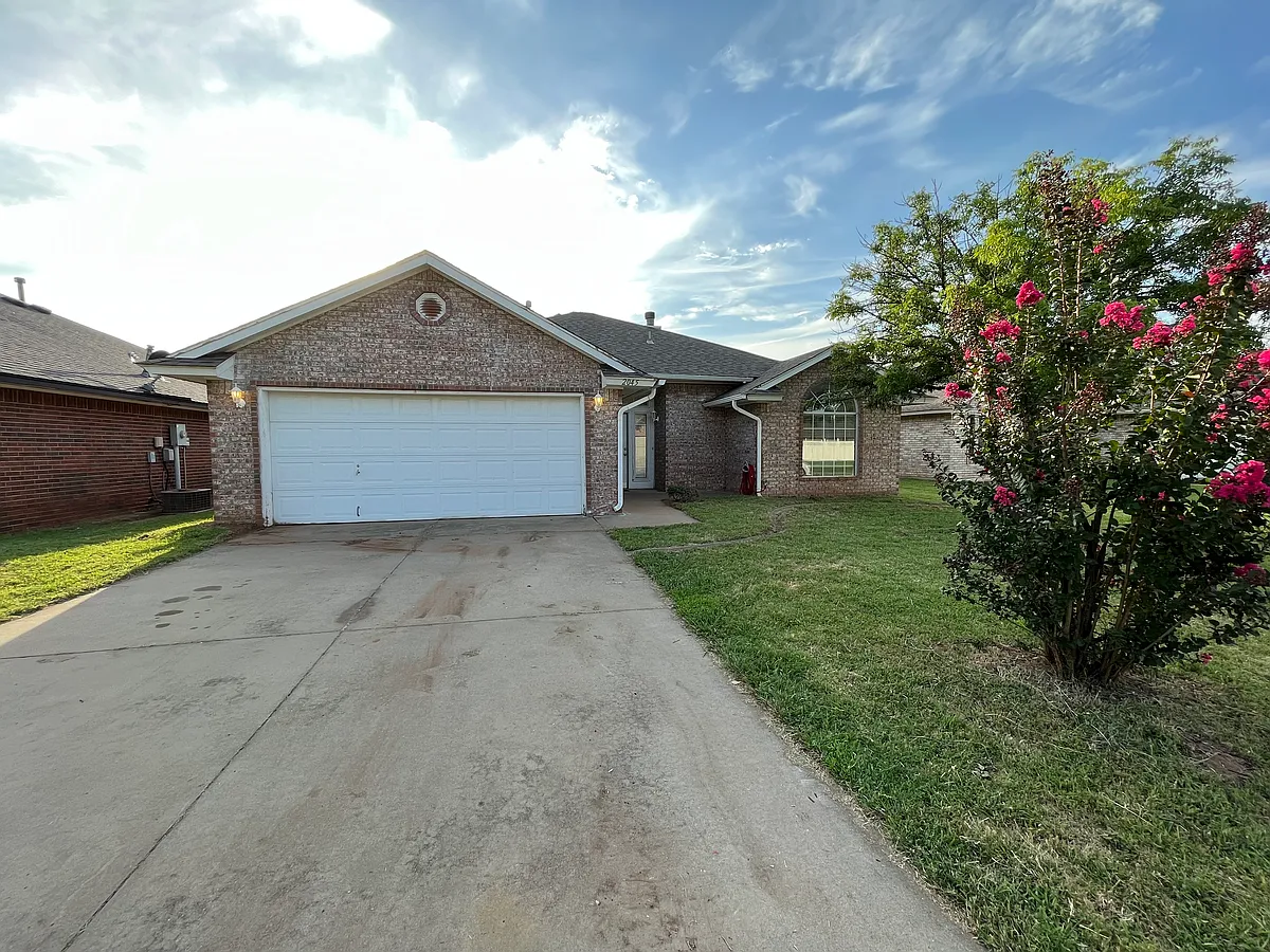 Building Photo - 2045 Rising Hill Dr