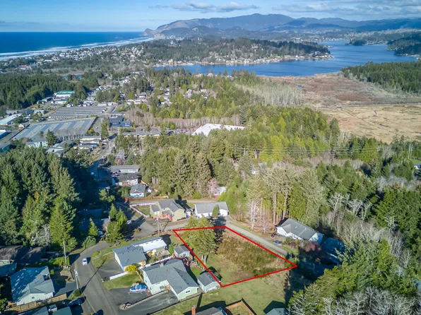 3400 SE Port Ct, Lincoln City, OR 97367