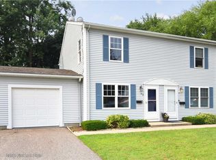 18 Willis St, Cranston, RI 02910