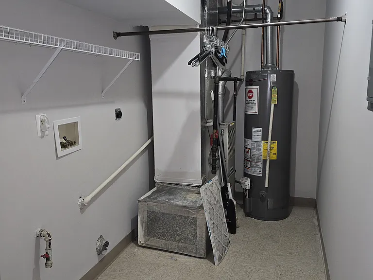 laundry/utility room with washer/dryer hook ups