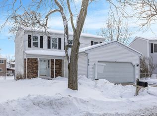 659 Sand Creek Dr, Carol Stream, IL