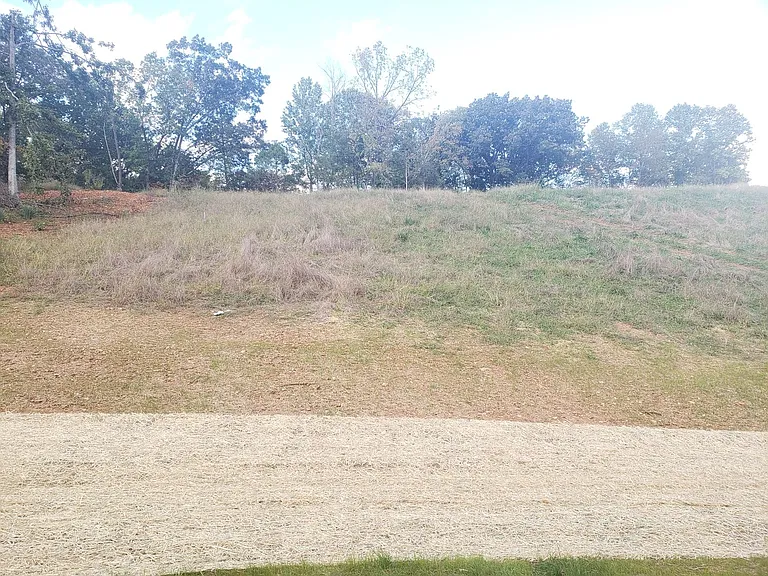 947 Center Rd — Photo 28