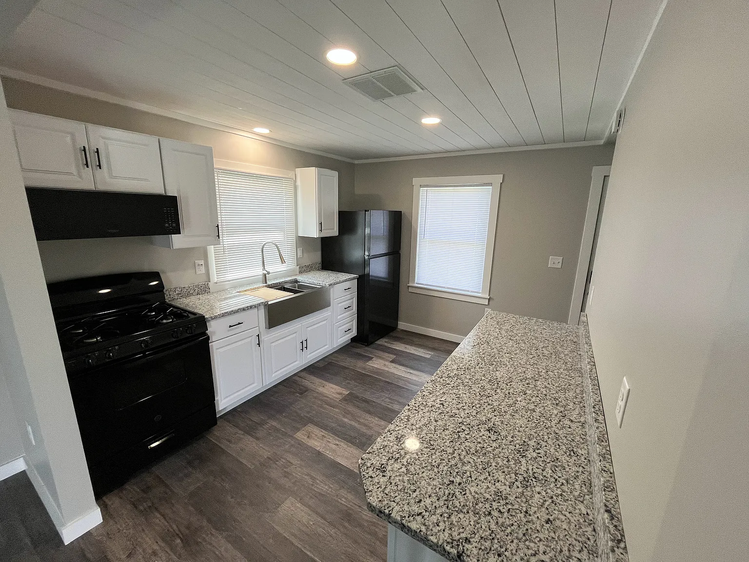 2 bed, 768 sqft, $1,500 — Photo 4