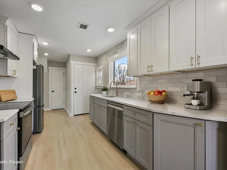 143 Johnston Ave — Photo 4