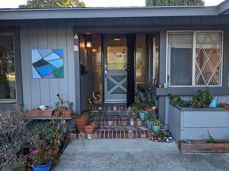 1st image of 486 Sequoia Dr