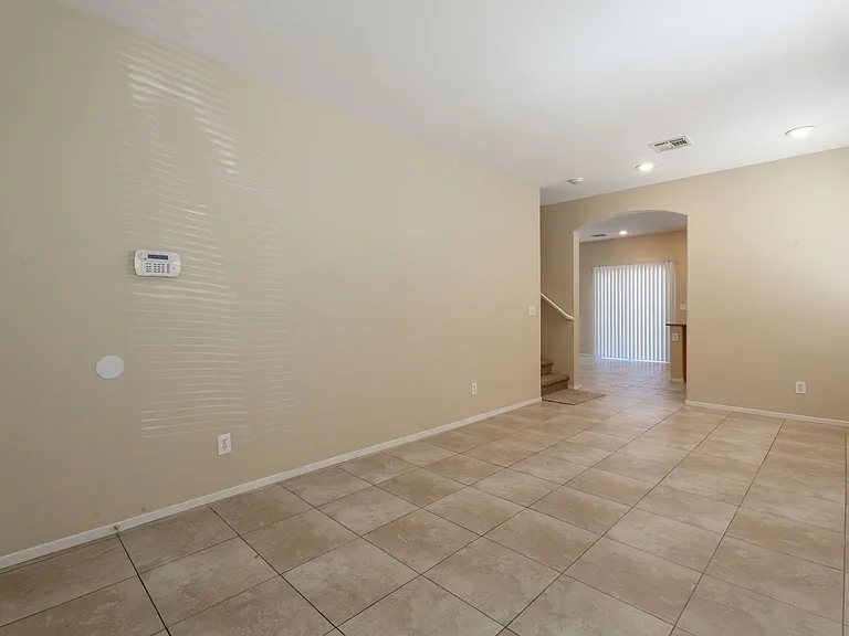 944 Saffex Rose Ave — Photo 2