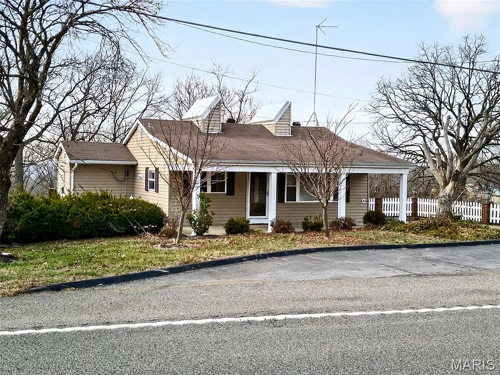5591 Old State Route 21 photo 1