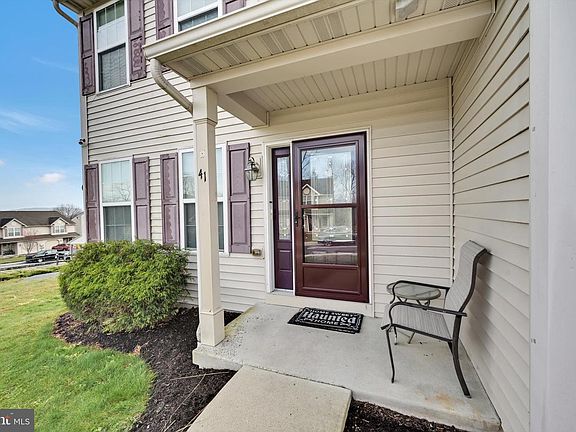 3rd image of 41 Marsha Dr