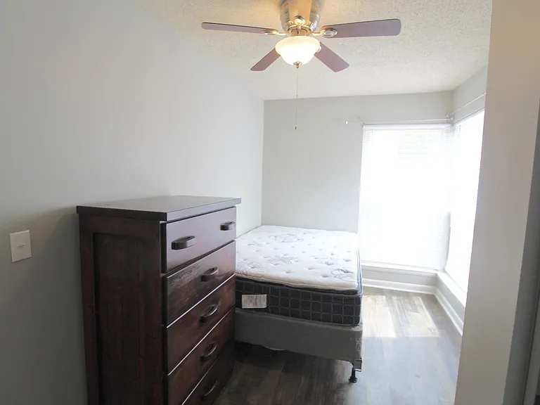 1380K Hunters Rd — Photo 13