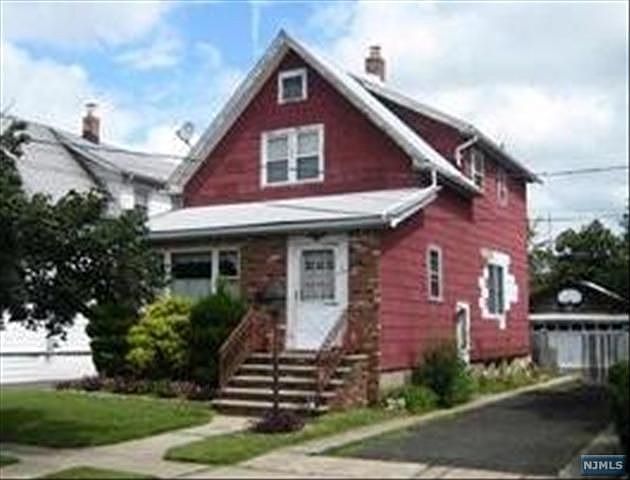 2nd image of 207 Fern Ave