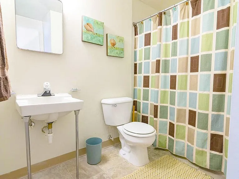 Large Bathrooms To Make Getting Ready in The Morning a Breeze