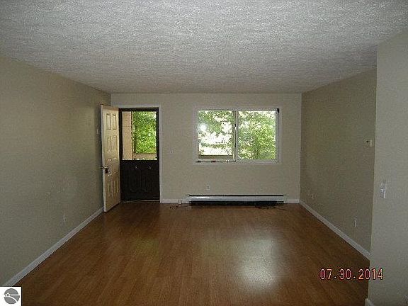 4th image of 3926 Sherwood Forest Dr