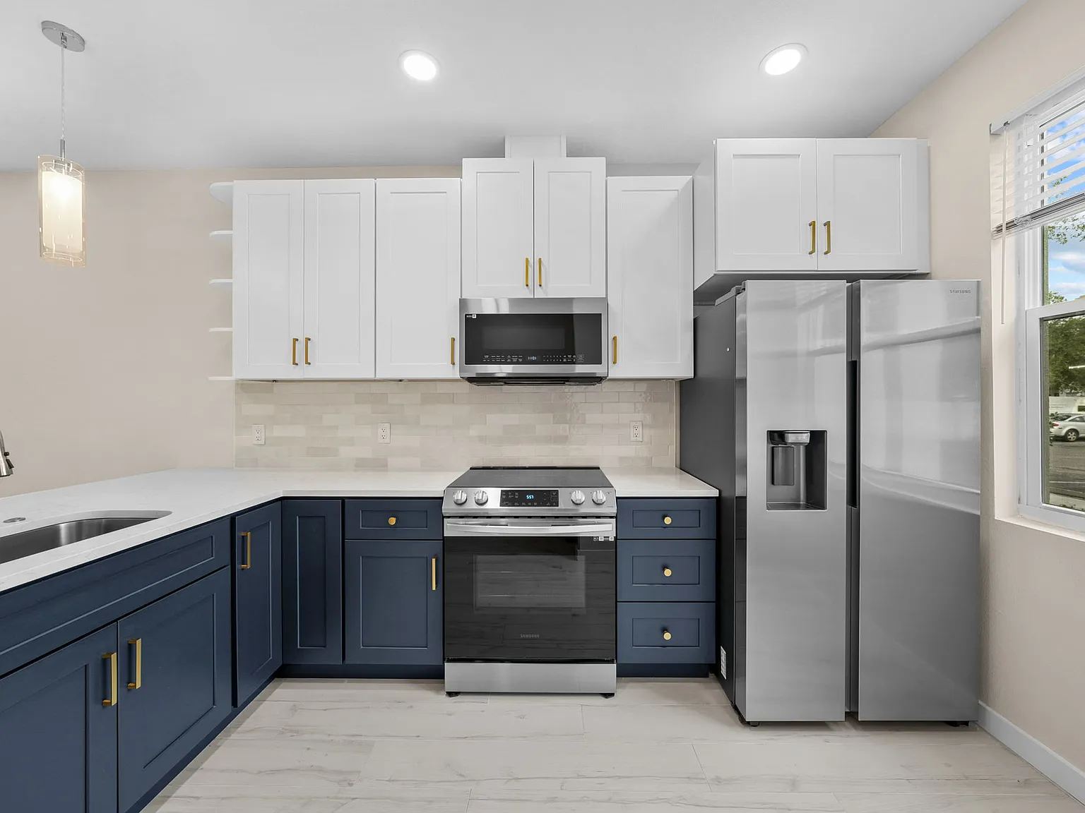 2 bed, 1100 sqft, $2,045 — Photo 1