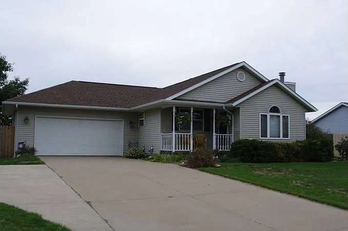 301 Richland Ave photo 1