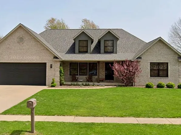 335 N Grove St, Walcott, IA 52773