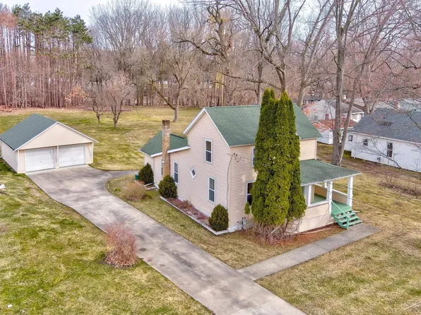 218 W Walnut St, Saint Charles, MI 48655