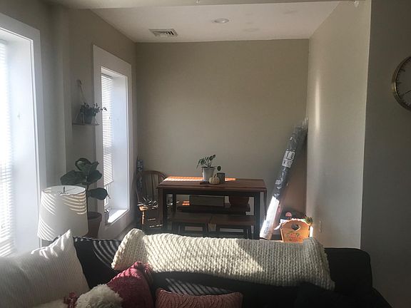 4th image of 346 Washington St #3